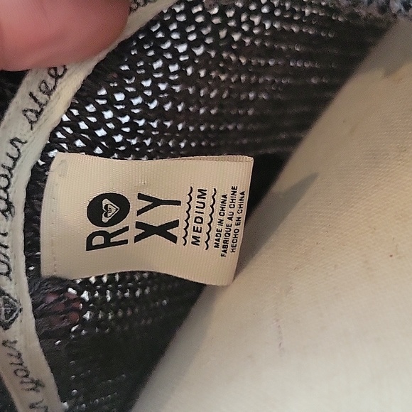 Medium Roxy Knit Sweater - Picture 3 of 4